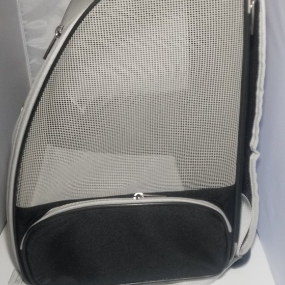 Two fully ventilated small animal pet carrier - His and Hers (Set) - Picture 5 of 11